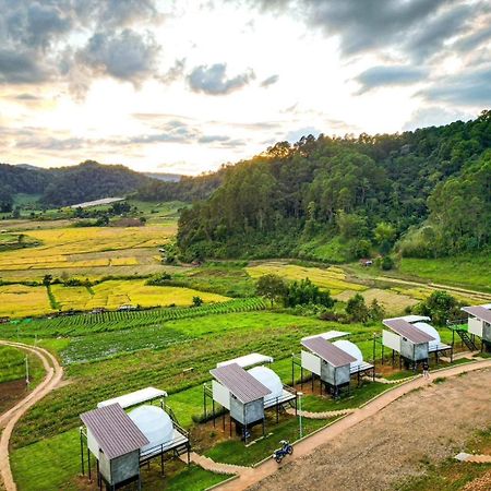 ホテル สวนไร่รุ่งอรุณ Suan Rai Rungarun Ban Na Pa Paek エクステリア 写真