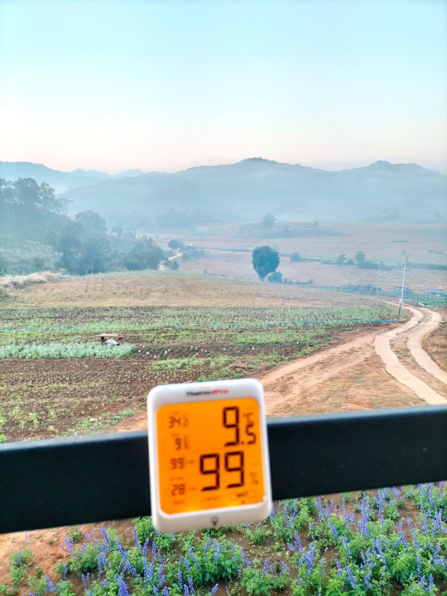 ホテル สวนไร่รุ่งอรุณ Suan Rai Rungarun Ban Na Pa Paek エクステリア 写真